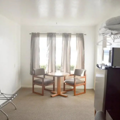 Bay Bridge Motel thumbnail 3