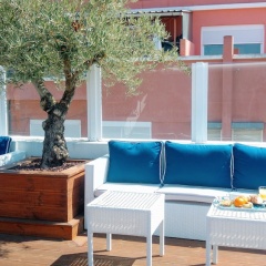 Lisbon Terrace Suites Apartment for Large Groups with Amazing Terrace - Bild 17