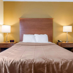 University Hotel & Suites Shippensburg, Trademark by Wyndham thumbnail 6
