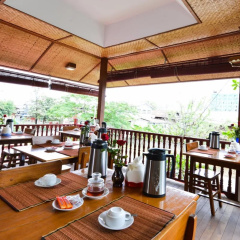 Teak Wood Hotel thumbnail 14