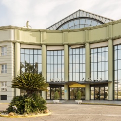 Ilunion Alcora Sevilla Hotel - Bild 1
