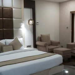The Boulevard Hotel thumbnail 13