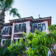 Pink Palace Hotel - Bild 1