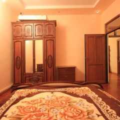 FlatsInYerevan - Apartments on Tpagrichner Street thumbnail 4