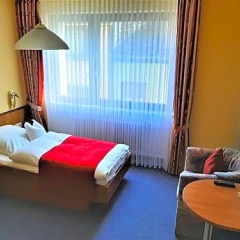 Weinhotel Hubertus - Bild 1