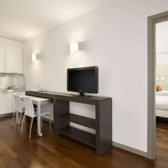 Hotel Ramada Plaza by Wyndham Milano thumbnail 9