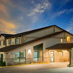 Super 8 by Wyndham Centerville thumbnail 1