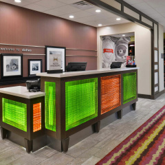 Hampton Inn & Suites Dallas Market Center thumbnail 30