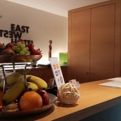 East-West Riverside Hotel - Bild 12