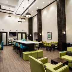 Hampton Inn & Suites by Hilton Regina East Gate thumbnail 17