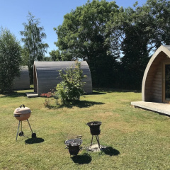 Wolds Glamping thumbnail 11