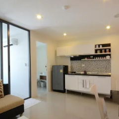 The Square Residence thumbnail 7