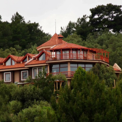 Aeneas Hotel