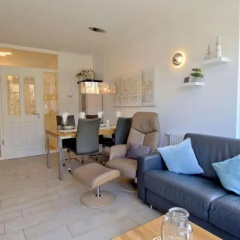 Strandperle; idyllisch gelegen mit Terrasse und Garten, für 4 Personen - Bild 1
