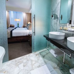 Отель voco Bonnington Dubai, an IHG Hotel ОАЭ, Дубай - отзывы, цены и фото номеров - забронировать отель voco Bonnington Dubai, an IHG Hotel онлайн ванная фото 2