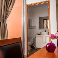 Sunrise 42 Suites Hotel thumbnail 2