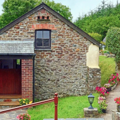 Shipload Cottage thumbnail 9