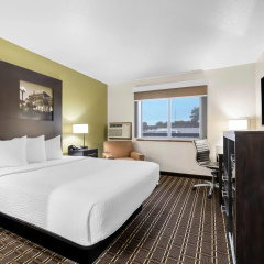 Super 8 by Wyndham La Crosse thumbnail 33