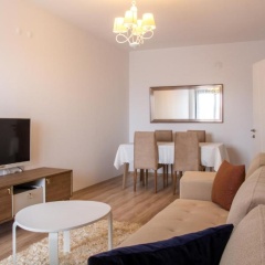 Spacious and Furnished Flat with Balcony in Izmir - Bild 1