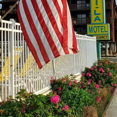 The Shangri La Motel thumbnail 13