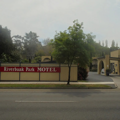 Riverbank Park Motel