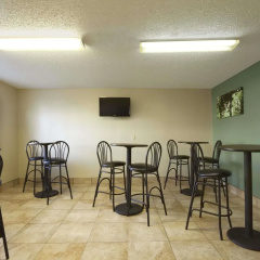 Red Roof Inn Huntsville, AL thumbnail 9