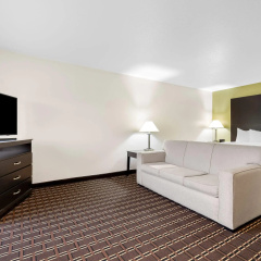 Super 8 by Wyndham La Crosse thumbnail 26