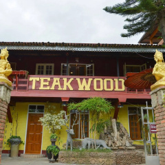 Teak Wood Hotel thumbnail 27