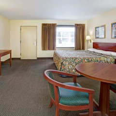 Ocean Breeze Inn thumbnail 3