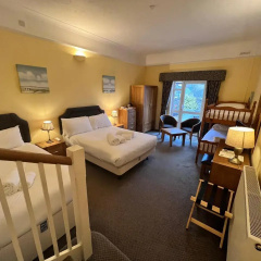 The Royal Lion Hotel thumbnail 1