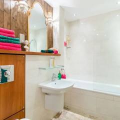 Quirky 1 Bedroom Apartment Next to Holyrood Palace thumbnail 7