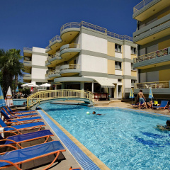 Апартаменты Angela Hotel - Apartments Греция, Кос - отзывы, цены и фото номеров - забронировать отель Angela Hotel - Apartments онлайн бассейн