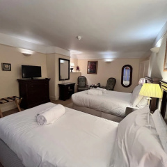 The Royal Lion Hotel thumbnail 2