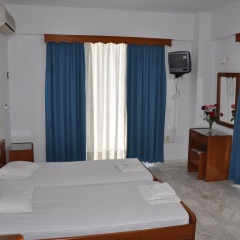 Vlycha Beach Apartments thumbnail 2