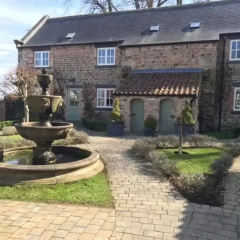 The Old Coach House thumbnail 1