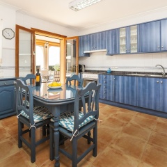 Villa With Pool and sea Views - Bild 16