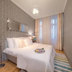 Luxurious Apartments Ujezd - Bild 2