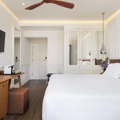 H10 Universitat Hotel - Bild 7