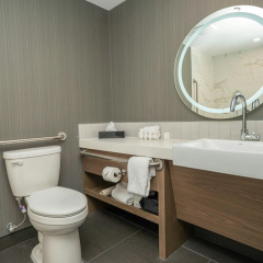 Sandman Signature Ottawa Airport Hotel