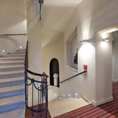 Red and Blue Design Hotel Prague - Bild 16