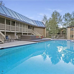 Woodbridge 19C - 2 Bedrooms Condo thumbnail 1