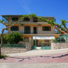 Maria Apartments thumbnail 1