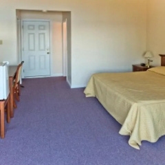 Smuggler's Cove Inn thumbnail 4