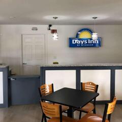 Days Inn by Wyndham Cape Carteret near Emerald Isle in Cape Carteret, United States of America from 116$, photos, reviews - zenhotels.com meals photo 2