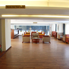 Sunny Holiday Hotel thumbnail 1