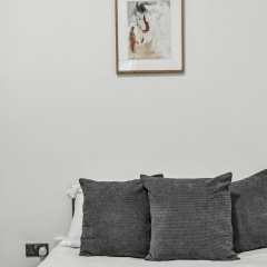 STH Sutherland Avenue Apartment thumbnail 31