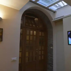 Luxury Art Apt With Terrace in Trastevere, Serviced by Hostmaker thumbnail 5