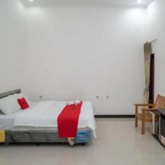 RedDoorz Plus near Syamsudin Noor Airport photo 4