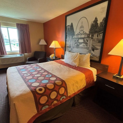 Super 8 by Wyndham Du Quoin thumbnail 1
