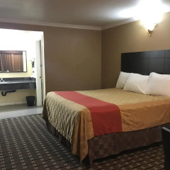Hacienda Inn thumbnail 7